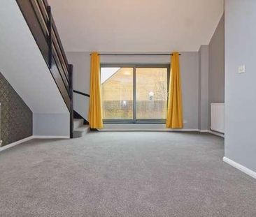 Central Mk - Prime Bedroom Duplex Style Apartment, MK9 - Photo 4