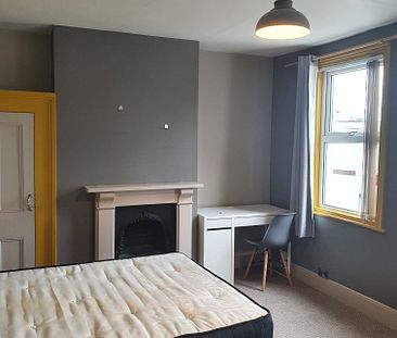 4 bedroom house - Photo 1