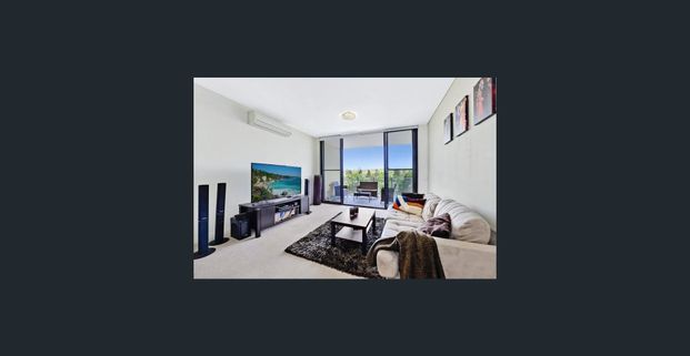 Wooo... Comfort and style 2 Bed 2 Bath 2 Parking capces nearly new apartment!! West and East two Balcony!! Heart of Wentworth Point - Photo 1