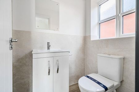 4 bedroom detached house to rent - Photo 5