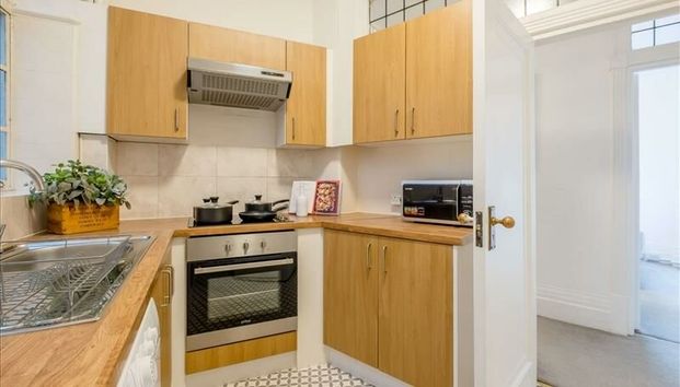 2 Bedroom Flat To Let - Photo 1