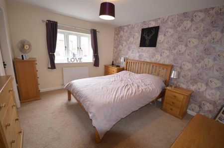 3 bedroom detached house to rent - Photo 4