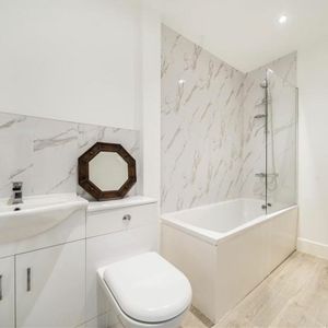 Lewisham Way, SE14, London - Photo 3