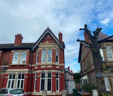 2 bedroom flat to rent - Photo 2