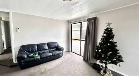 Papakura, 3 bedrooms - Photo 2