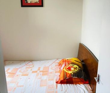 Room in a Shared Flat, Gascony Avenue, NW6 - Photo 4