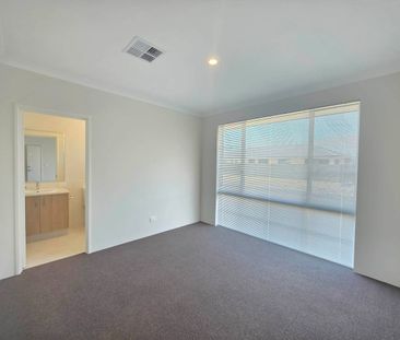 Charming Coastal Retreat at 61 Deauville Approach, Madora Bay! - Photo 5