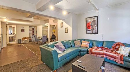 Welcome to Vespa - 20 Hanson Street - Photo 2