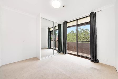 Apartment with 2 bedrooms, 1 bathroom & parking for 1 car - Photo 2