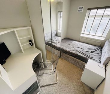 4 bedroom house to rent - Photo 2