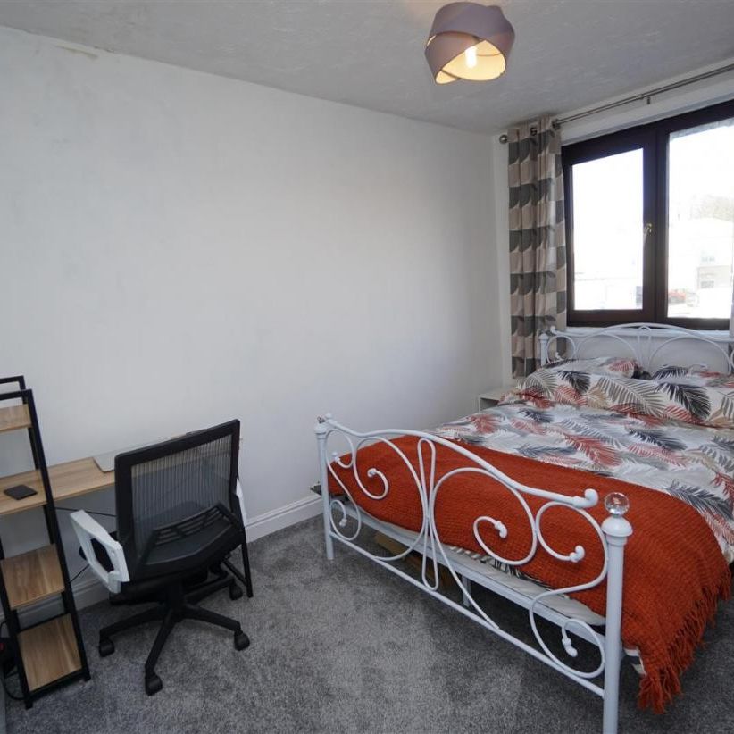 Southey Green Road, Southey, Sheffield, S5 - Photo 1