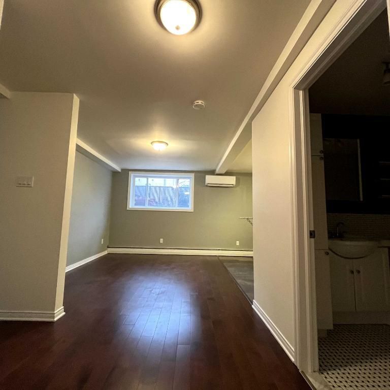 Grand 4 1/2 lumineux à louer - Photo 1