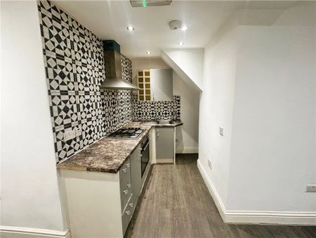 High Street, Addlestone, Surrey, KT15 1TR - Photo 4