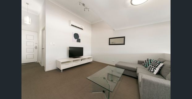 Furnished Master Bedroom For Rent - Photo 1