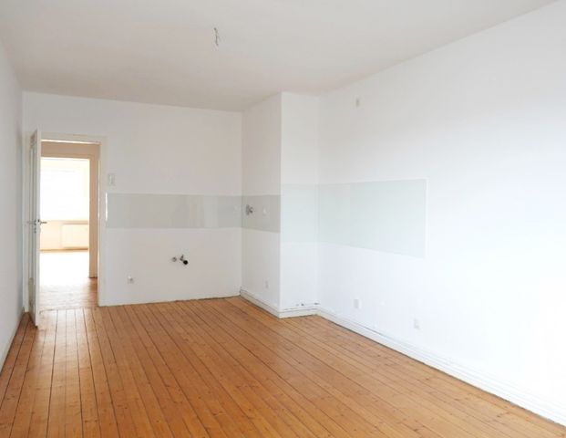 Neuvermietung nach Renovierung! Ca. 57 m² große 2-Zimmerwohnung mit Wohnküche, zentral in Hagen - Photo 1