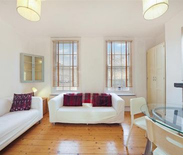 4 bedroom end of terrace house to rent - Photo 1