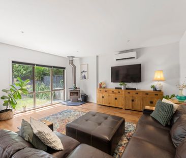 Enviable contemporary lifestyle in Convenient Locale! - Photo 1