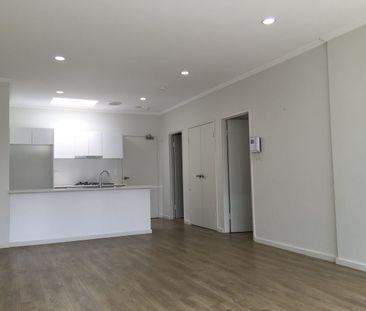 Modern 1 bedroom apartment in Bankstown for lease. - Photo 4