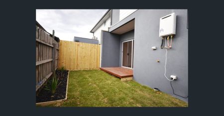 SUPERB LIVING IN A PRIME LOCATION - Photo 5