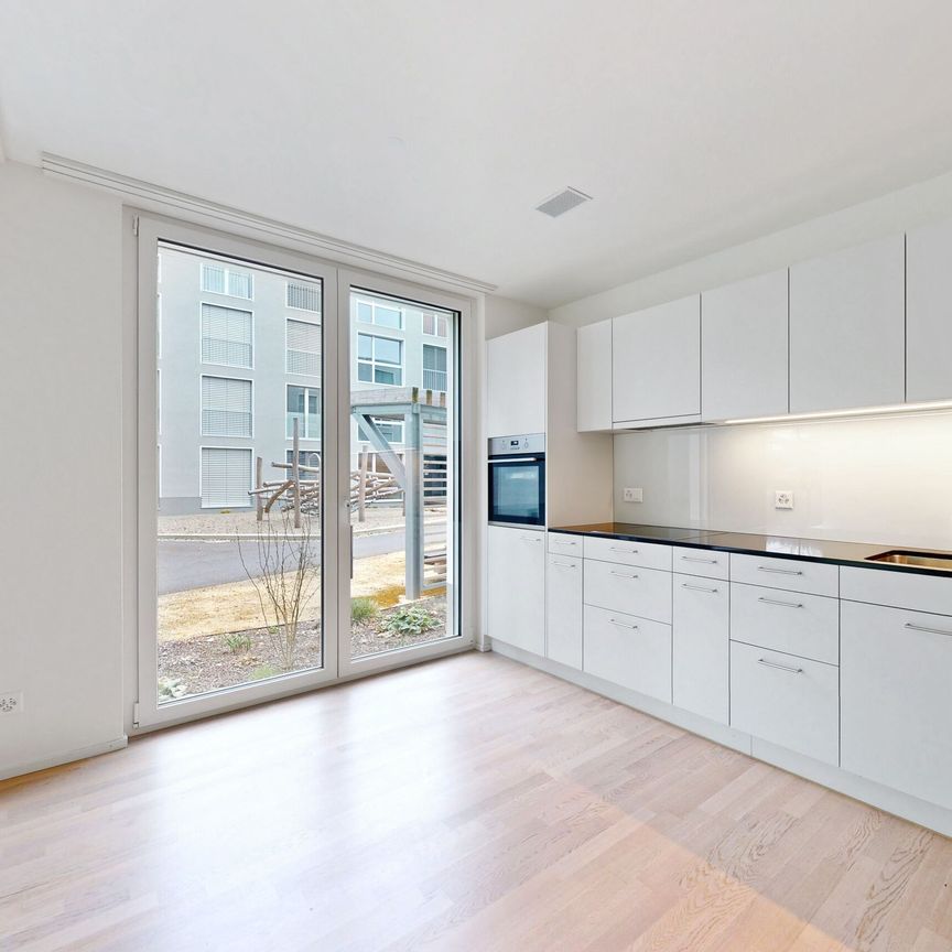 Generous, modern, central - Photo 1