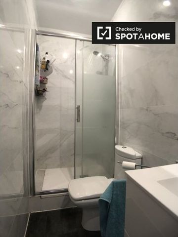 madrid, Community of Madrid 28020 - Photo 2