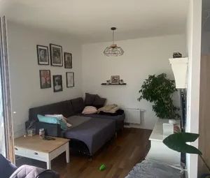 68 m² Dachgeschosswohnung mit 13 m² Balkon umgeben von Natur und perfekter öffentlicher Anbindung - Photo 1
