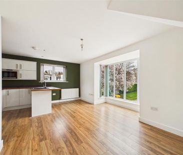 2 bedroom mews to rent - Photo 4