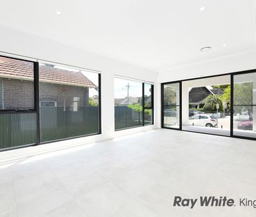 Stunning Five Bedroom Duplex - Photo 1