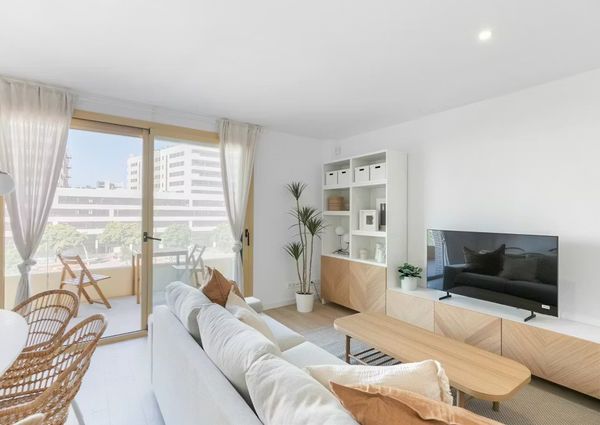 Carrer de Pi i Margall, Badalona, Catalonia 08912