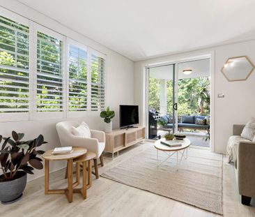 Renovated apartment with a leafy aspect - Photo 1