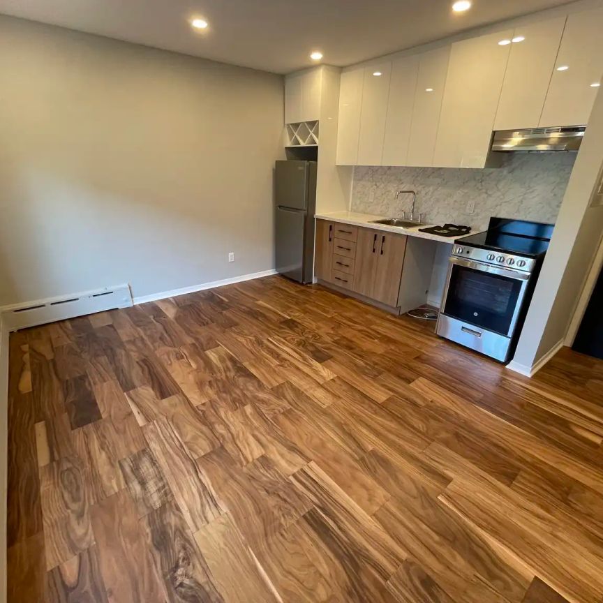 105 Rosemount Ave. — Bachelor - Photo 1