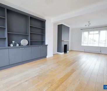 4 bedroom end of terrace house to rent - Photo 1