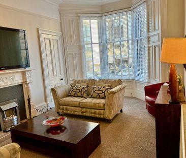 2 Bed Flat - Photo 1