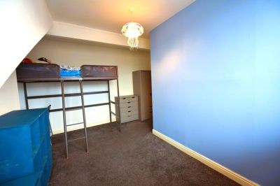 2 bedroom House in Parkfield Grove, Leeds - Photo 1