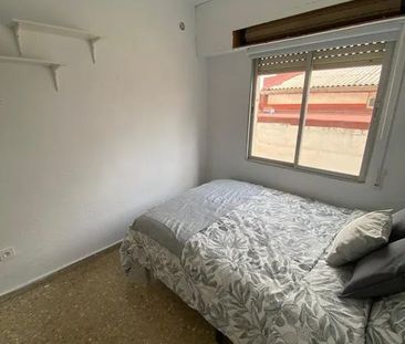 Carrer Joan Lluis Vives, Manises, Valencian Community 46940 - Photo 2