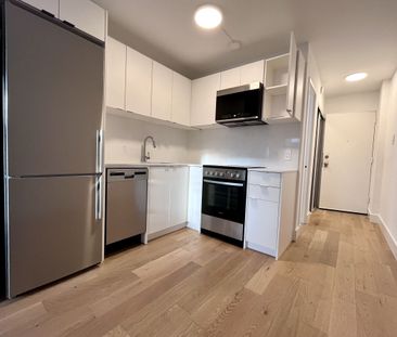 798 Richmond Street West - Photo 1