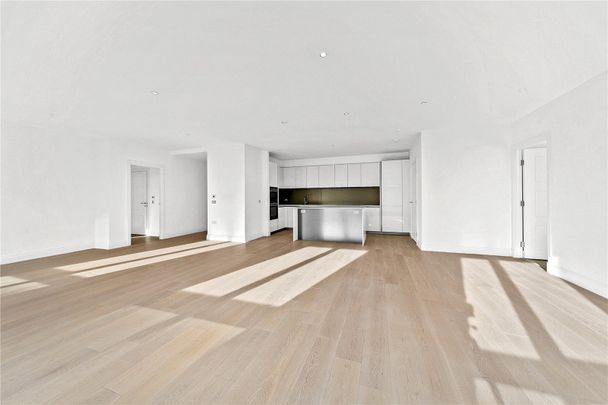 Haymarket House, Pinewood Gardens, Teddington, TW11 - Photo 1