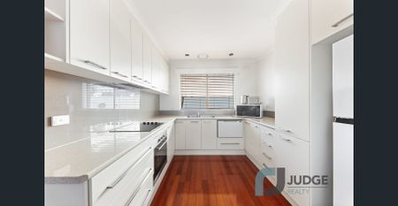 Modern Two Bedroom Apartment - Photo 5