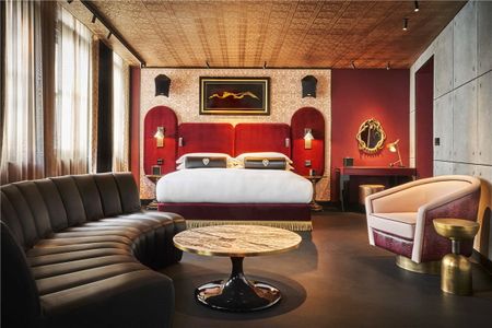 A unique short let experience Reflecting 60’s and 70’s playful avant-garde across art, music and fashion - Photo 2