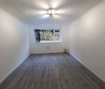 1 Bed Flat, Kensington Court, M7 - Photo 1