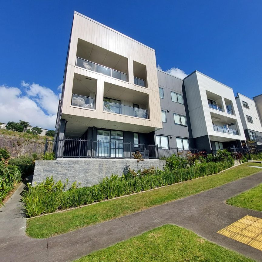 Modern Stonefields Apartment with a View - Photo 1