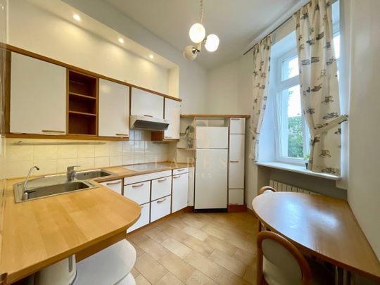 Zabytkowa kamienica | Balkon | Wysokie sufity - Фото 1