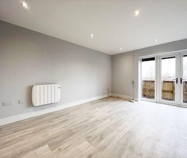 1 bedroom Flat To Let - Photo 3