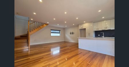 Light-Filled Contemporary Living in a Prime Preston Pocket - Photo 4