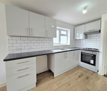 Apartment For Rent 5-7 Clive Road, Portsmouth - Photo 4