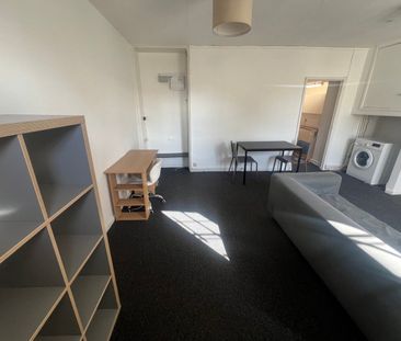 1 Bed Flat, Lodge Place, BS1 - Photo 3