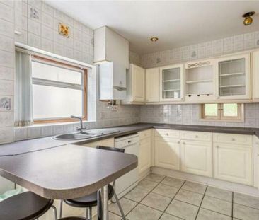 4 bedroom detached house to rent - Photo 4