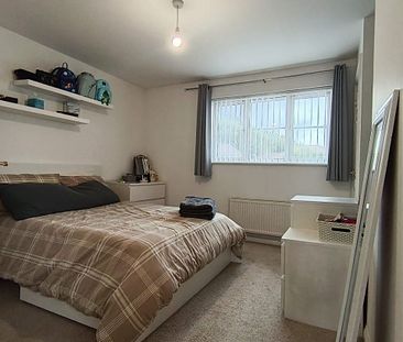 £1,100 PCM, Two Bedroom House with Off-Road Parking and Large Enclo... - Photo 5