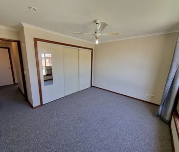 Comfort, Convenience & Low-Maintenance Living in Lavington - Photo 4