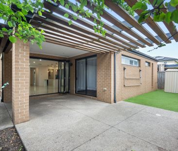 Stunning 4-Bedroom Home in Mickleham - Photo 5